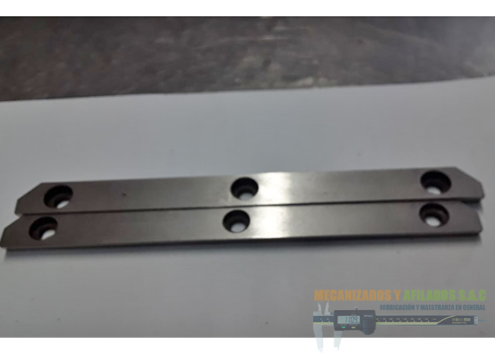 Fabricación de cuchillas para corte de envolturas de caramelos