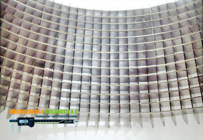 Fabricación de cuchillas para cortar fruta confitada